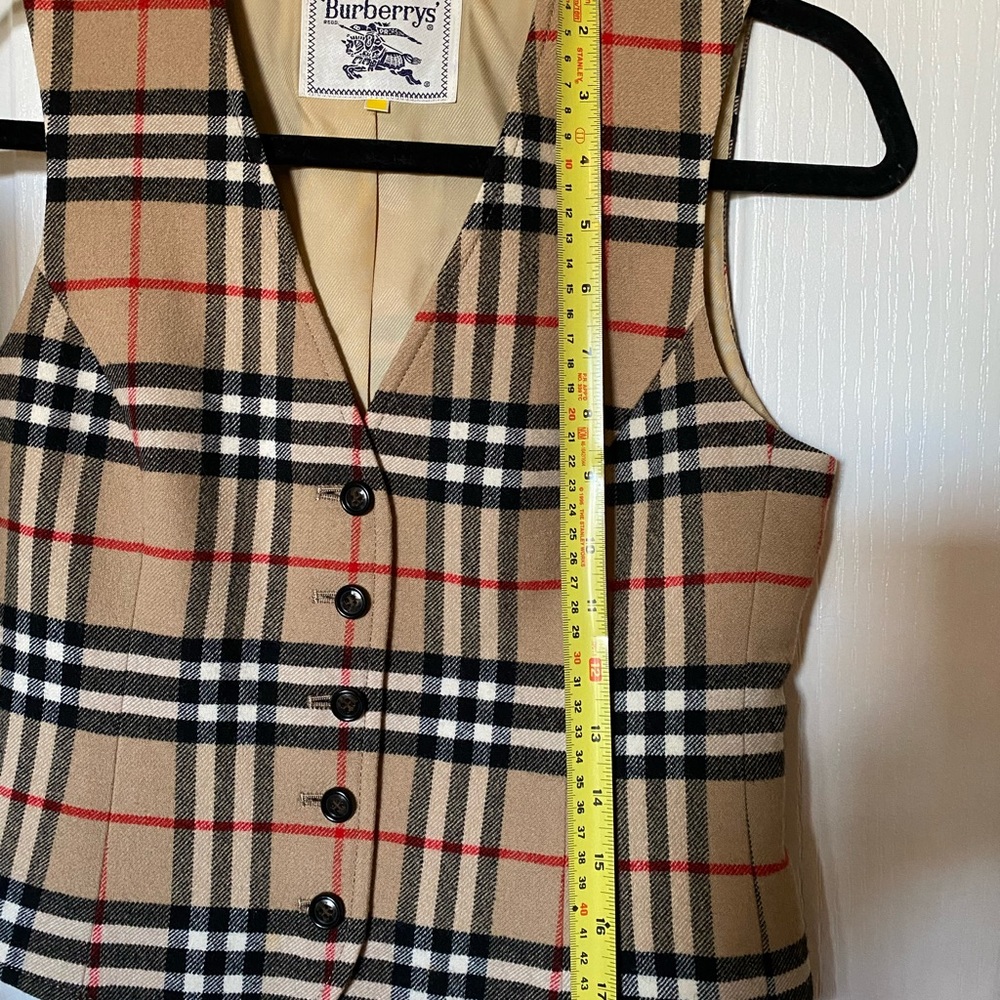 Authentic Burberry Vest - Picture 8 of 10